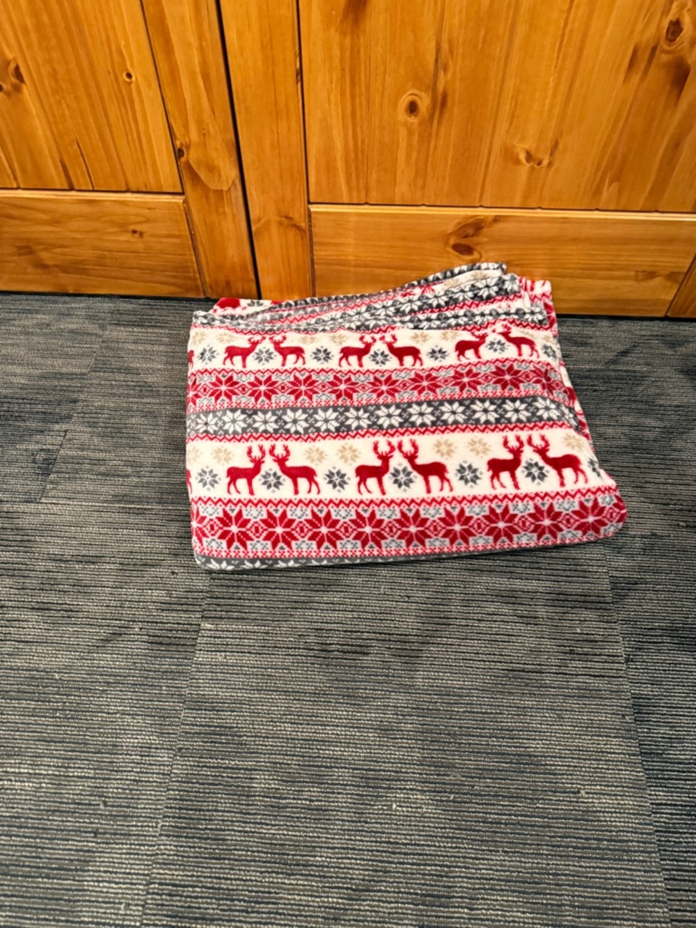 Cozy Holiday Reindeer Fleece Blanket - Red, White, Gray- King Size
